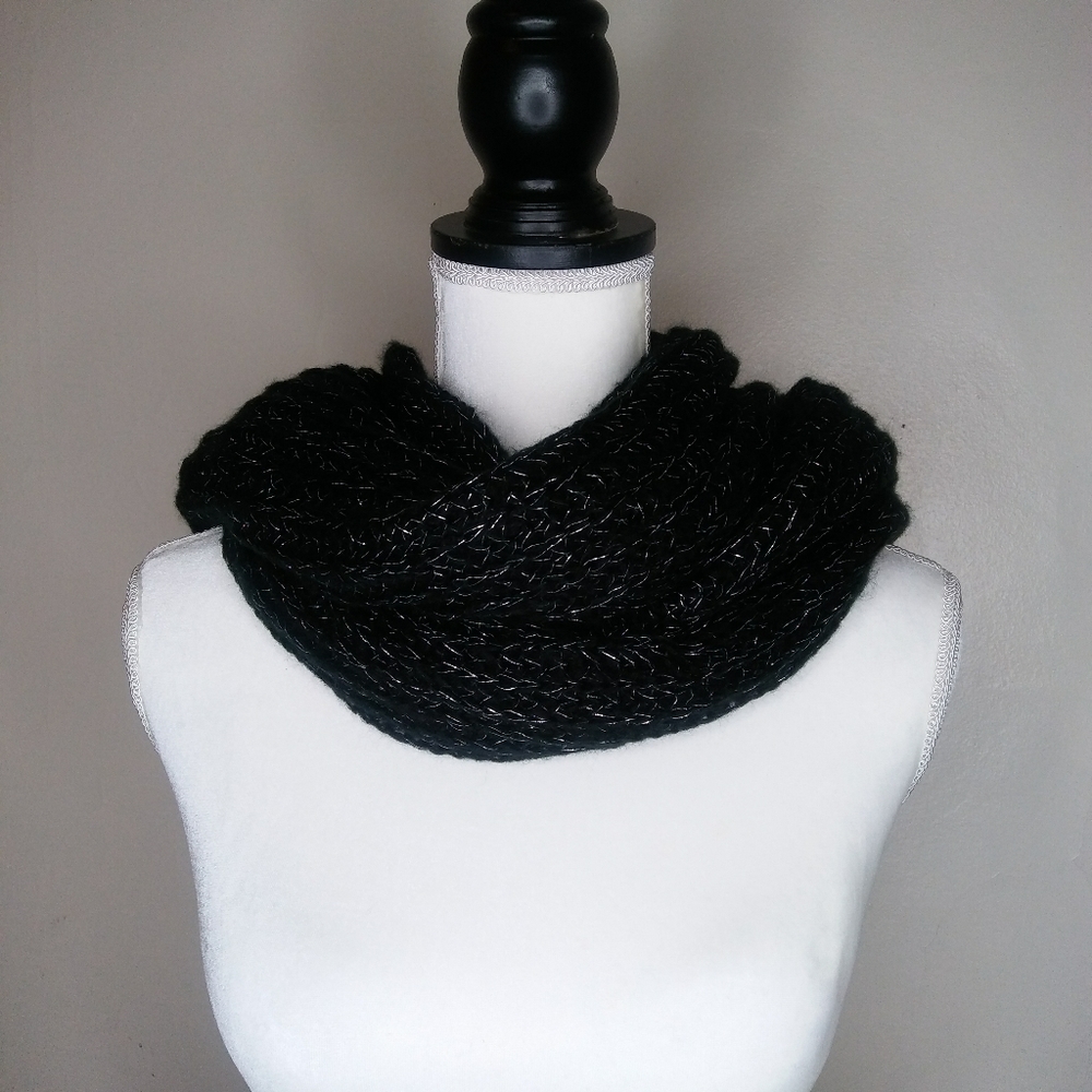 NWOT Eternity Scarf